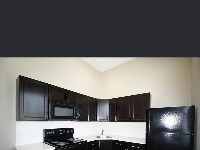 870 N 44th St #2R — Photo 9