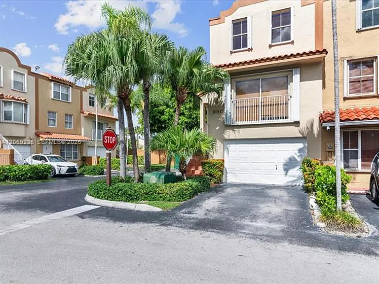 390 NW 86th Pl #Townhouse 201 — Photo 45