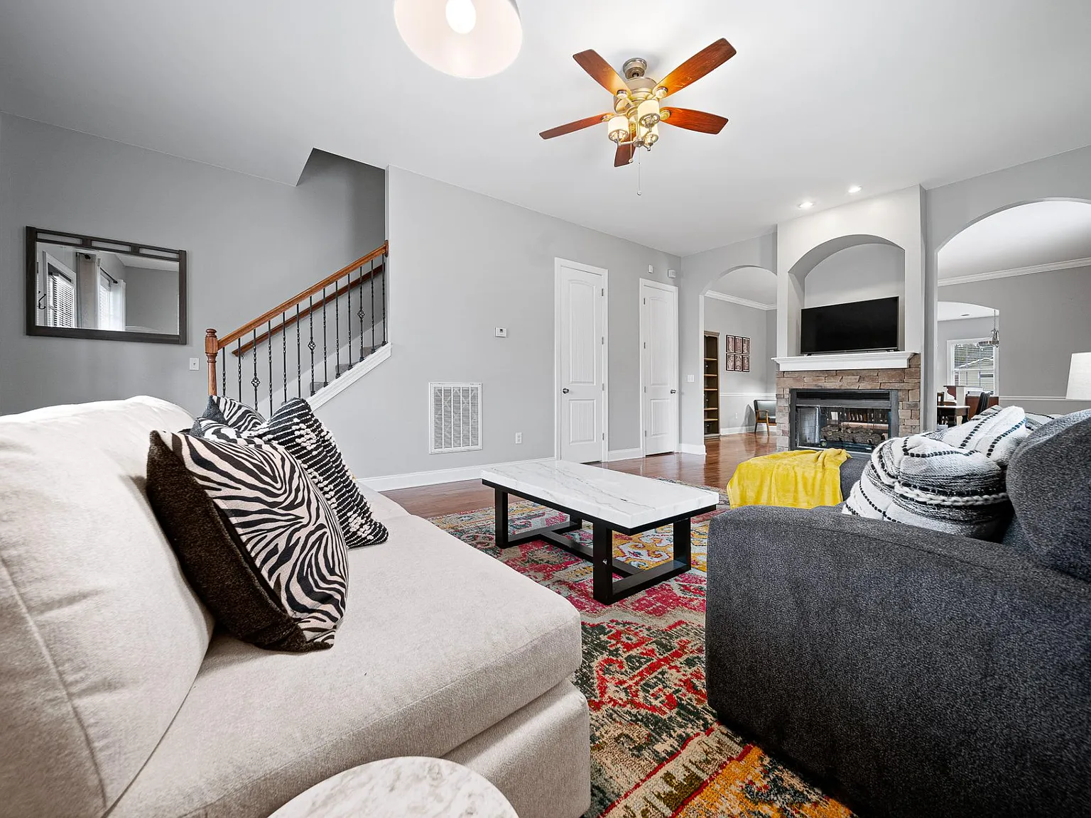 3 bed, 2.5 bath, 2287 sqft, $4,000 — Photo 4