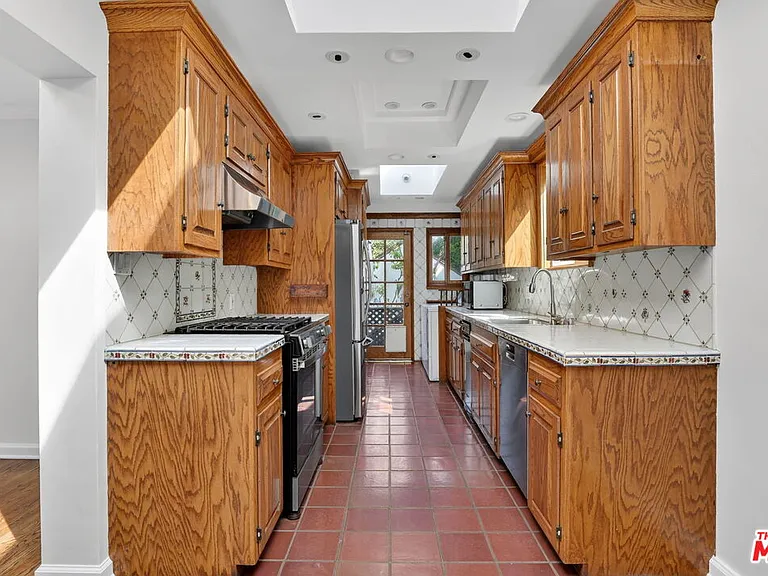 10341 Keswick Ave — Photo 13