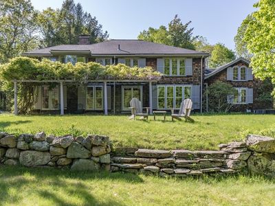 56 Ridgeway Rd, Weston, MA, 02493