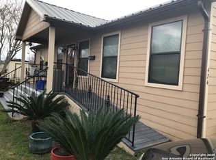 424 E Main St, Kenedy, TX 78119
