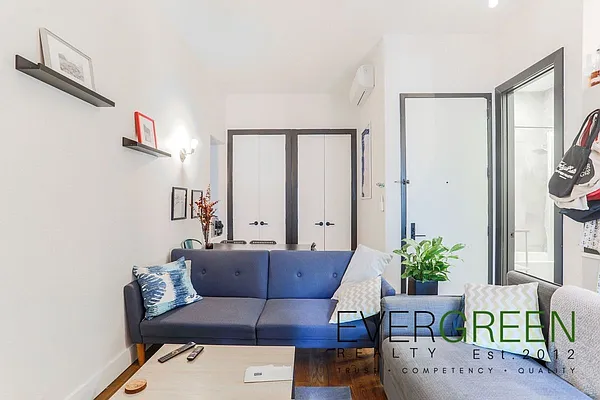 Rented by Evergreen Apartments BK | media 1