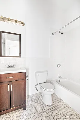 Rented by SERHANT. | media 12