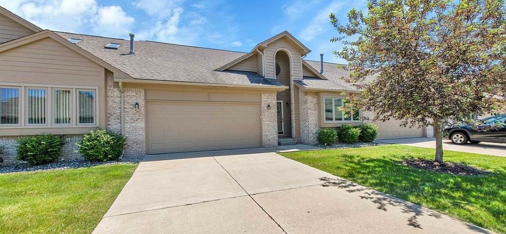 32914 Whispering Ln - Property Image