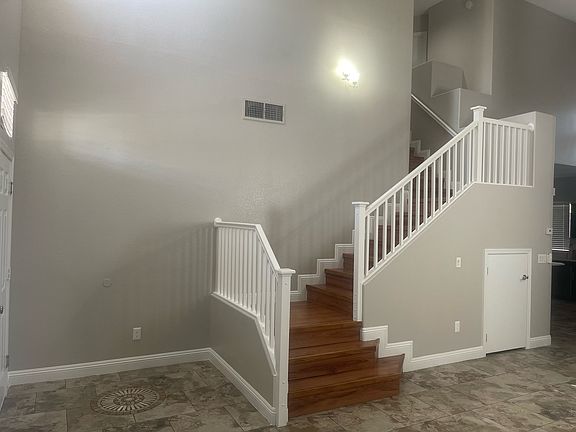 5th image of 8209 Aylesbury Ave