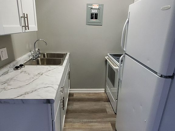 2nd image of 1730 G St APT 12