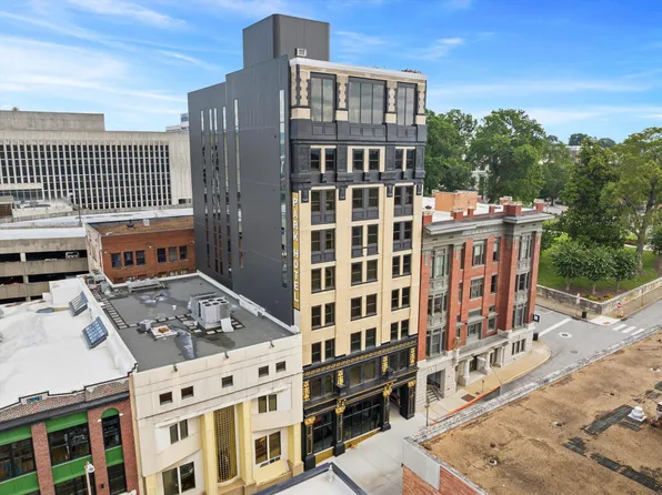 117 E 7th St #807-B, Chattanooga, TN 37402