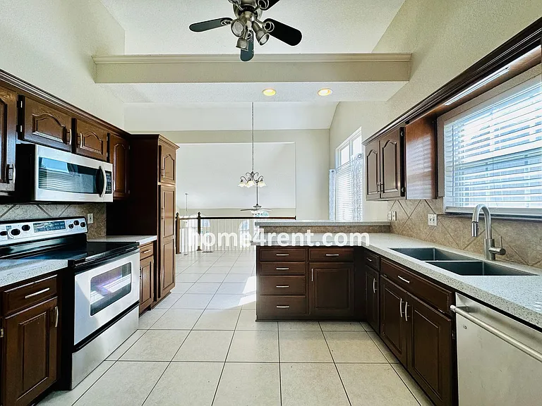 14236 W 153rd St — Photo 13