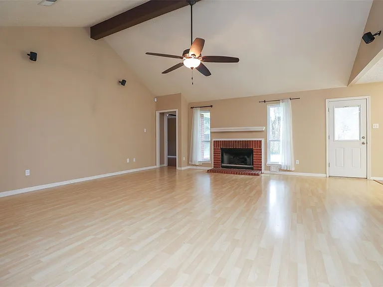 22815 Red River Dr — Photo 11