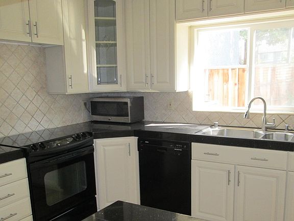 5th image of 108 Elm Wood Ct