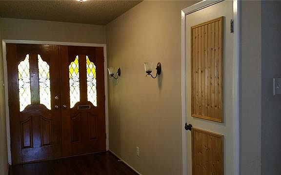 4th image of 5020 Fall River Dr