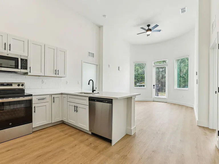 The Milk Stacks: Boutique Luxury Living in Downtown Orlando's Milk District — Photo 79