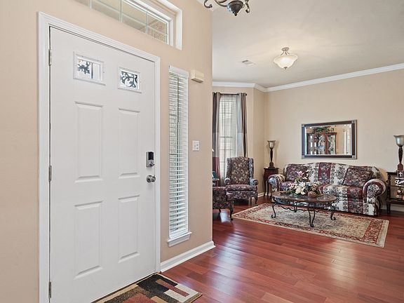 4th image of 788 Sapphire Ave