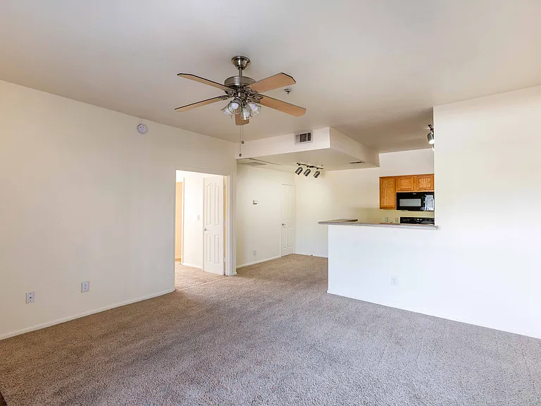 CentrePoint Apartment Homes — Photo 16