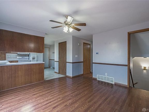 5th image of 71 Gershwin Dr
