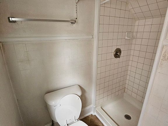 4th image of 741 W 4th St #7411E