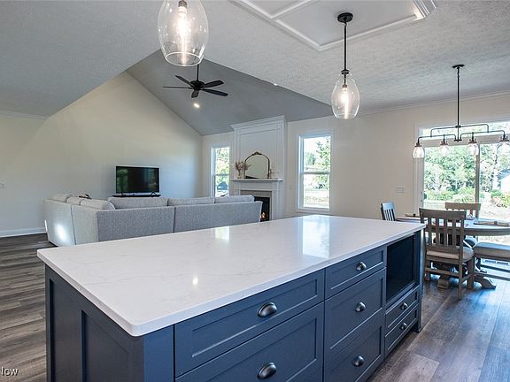 3rd image of 34286 Brookside Ln