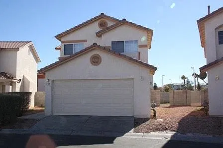 3 bed, 2.5 bath, 1220 sqft, $1,845 — Photo 2