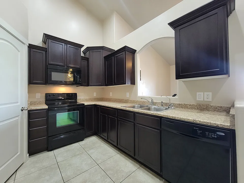 223 E Jordan Ridge Blvd #109