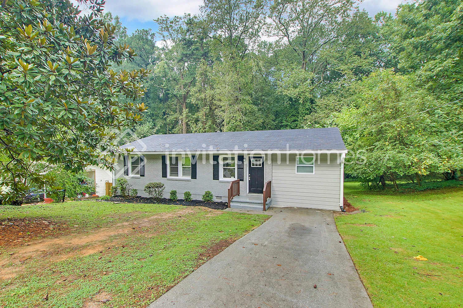 2287 Meadowlane Dr Sw Atlanta, GA 30311 — Photo 1