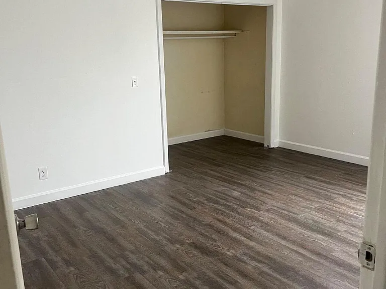 301 W North St #1 — Photo 6