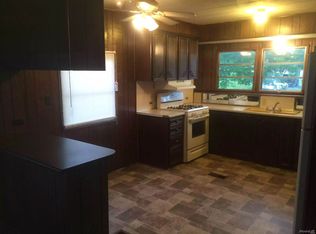 408 E Main St, Mc Leansboro, IL 62859