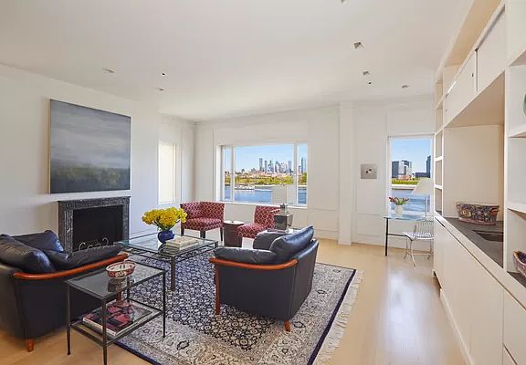 3rd image of 455 E 51st St