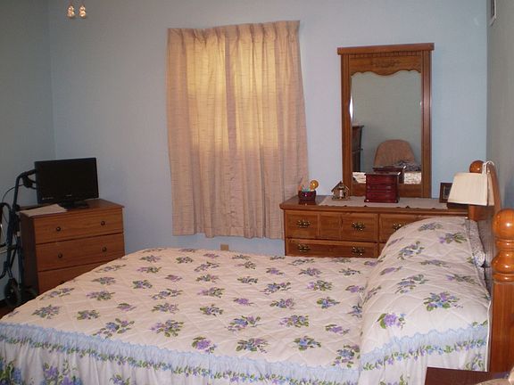 4th image of 70 Greenridge St