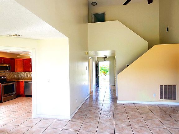 5th image of 223 Satinwood Cir