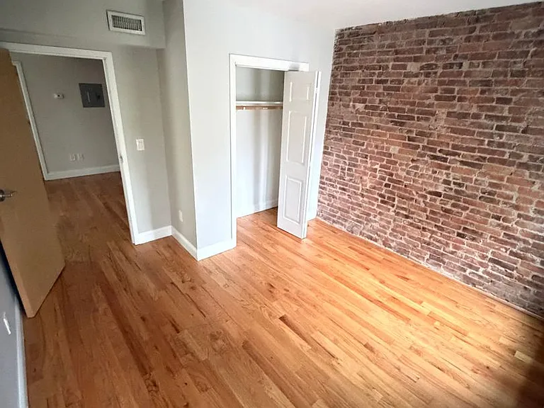 555 Winchester Ave — Photo 9