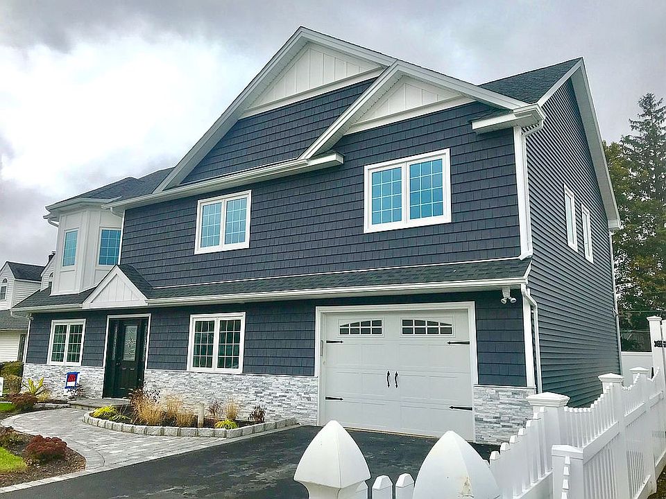 2nd image of 34 Crescent Ln