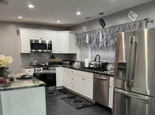 697 Porchtown Rd, Franklinville, NJ 08322