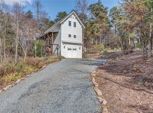 13716 River Shore Dr, Charlotte, NC 28278