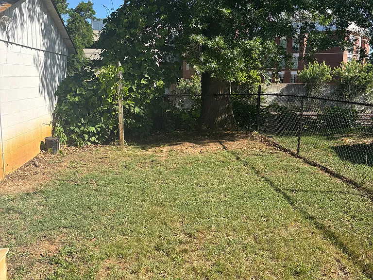 1113 Grove St — Photo 10