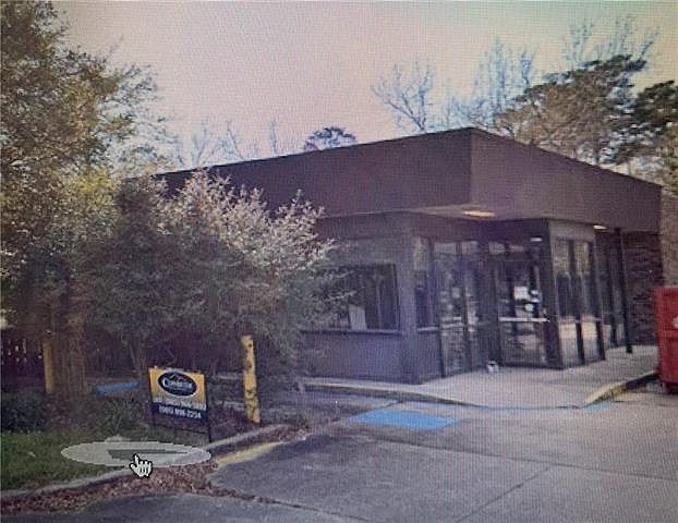 1st image of 430 N Causeway Blvd