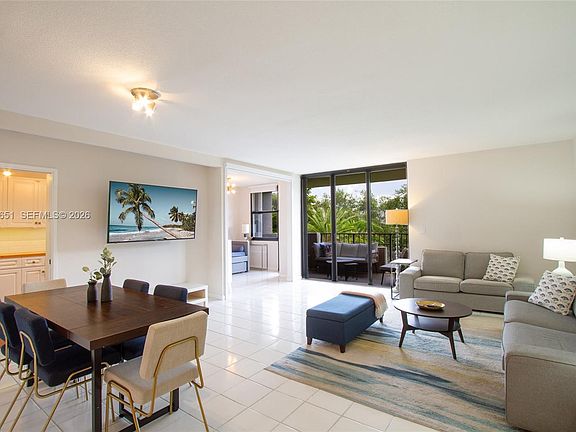 5th image of 181 Crandon Blvd APT 405