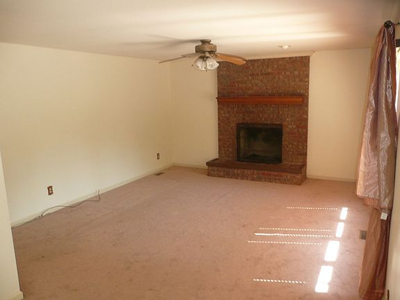 2nd image of 4477 Summer Creek Ln