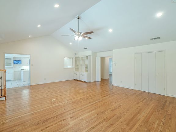 3rd image of 7616 Woodstone Ln