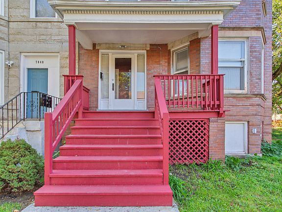 3rd image of 7038 S Vernon Ave #2B