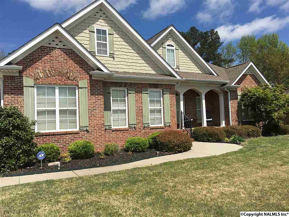 2nd image of 603 Meadowview Dr NE