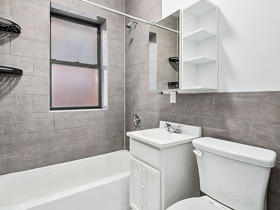 5th image of 2220 Frederick Douglass Blvd APT 1N