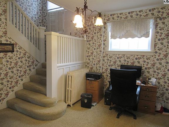 4th image of 127 W 30th Ave