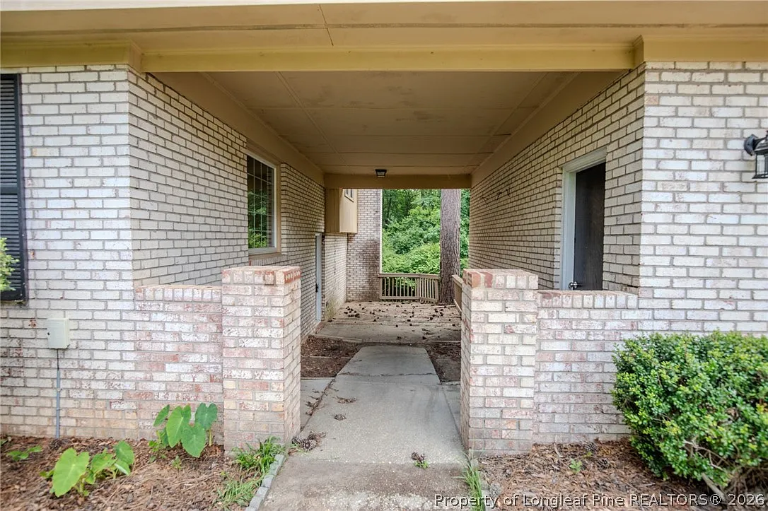 3 bed, 2.5 bath, 1799 sqft, $2,050 — Photo 4