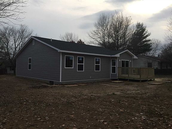 3rd image of 211 W Iroquois Dr