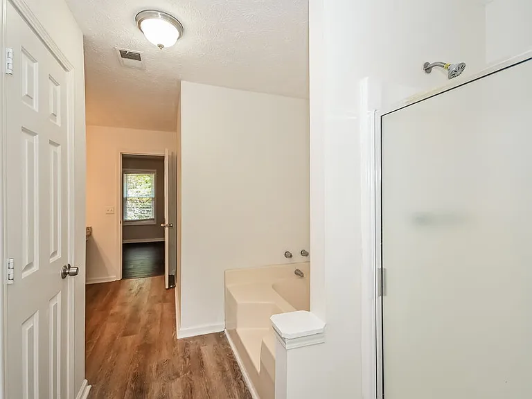 1001 Maidstone Ct — Photo 12