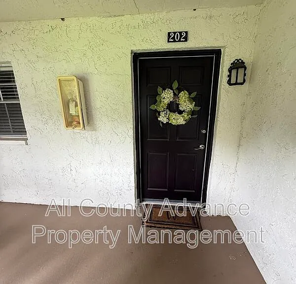 230 N Bayshore Blvd #202 — Photo 2