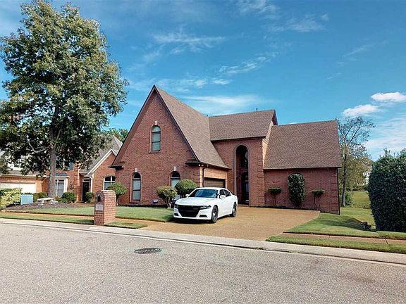 2nd image of 7630 Emerald Greens Dr N