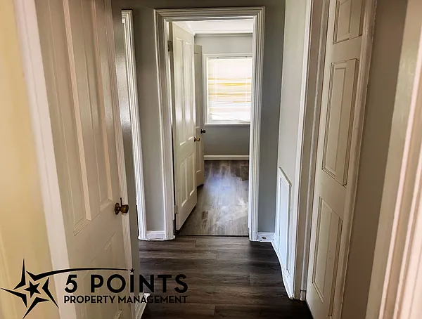 601 W Glendale St — Photo 18