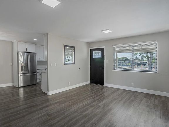 3rd image of 387 Washington Dr